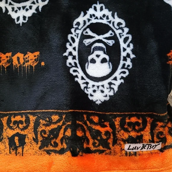 Luv Betsey Johnson Halloween Skull Throw Blanket Orange Black - Picture 3 of 5